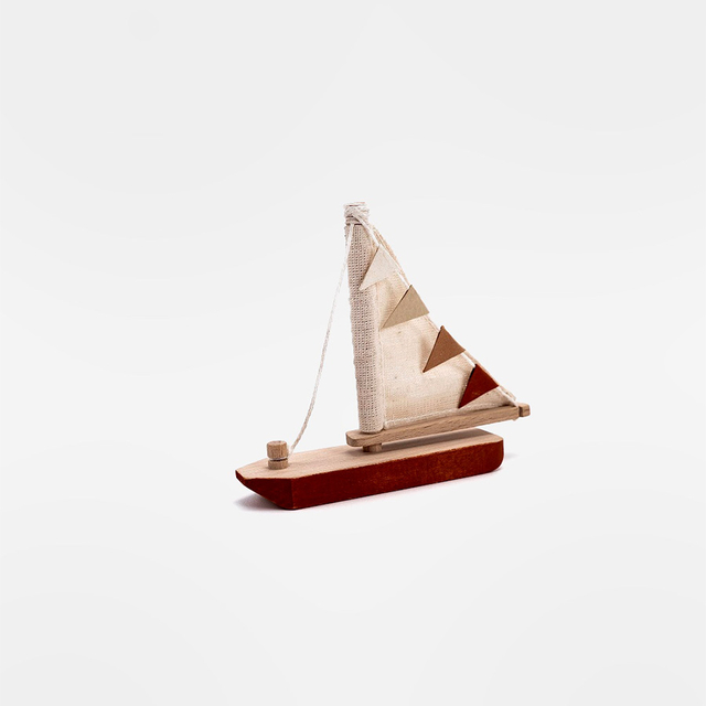 Wooden Boat / Red